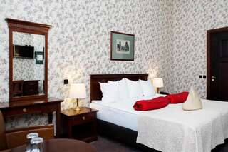 Отель Hestia Hotel Barons Old Town Таллин Двухместный номер с 1 кроватью или 2 отдельными кроватями - Историческое главное здание-2