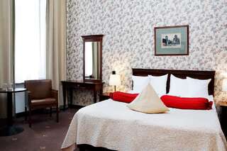 Отель Hestia Hotel Barons Old Town Таллин Двухместный номер с 1 кроватью или 2 отдельными кроватями - Историческое главное здание-4